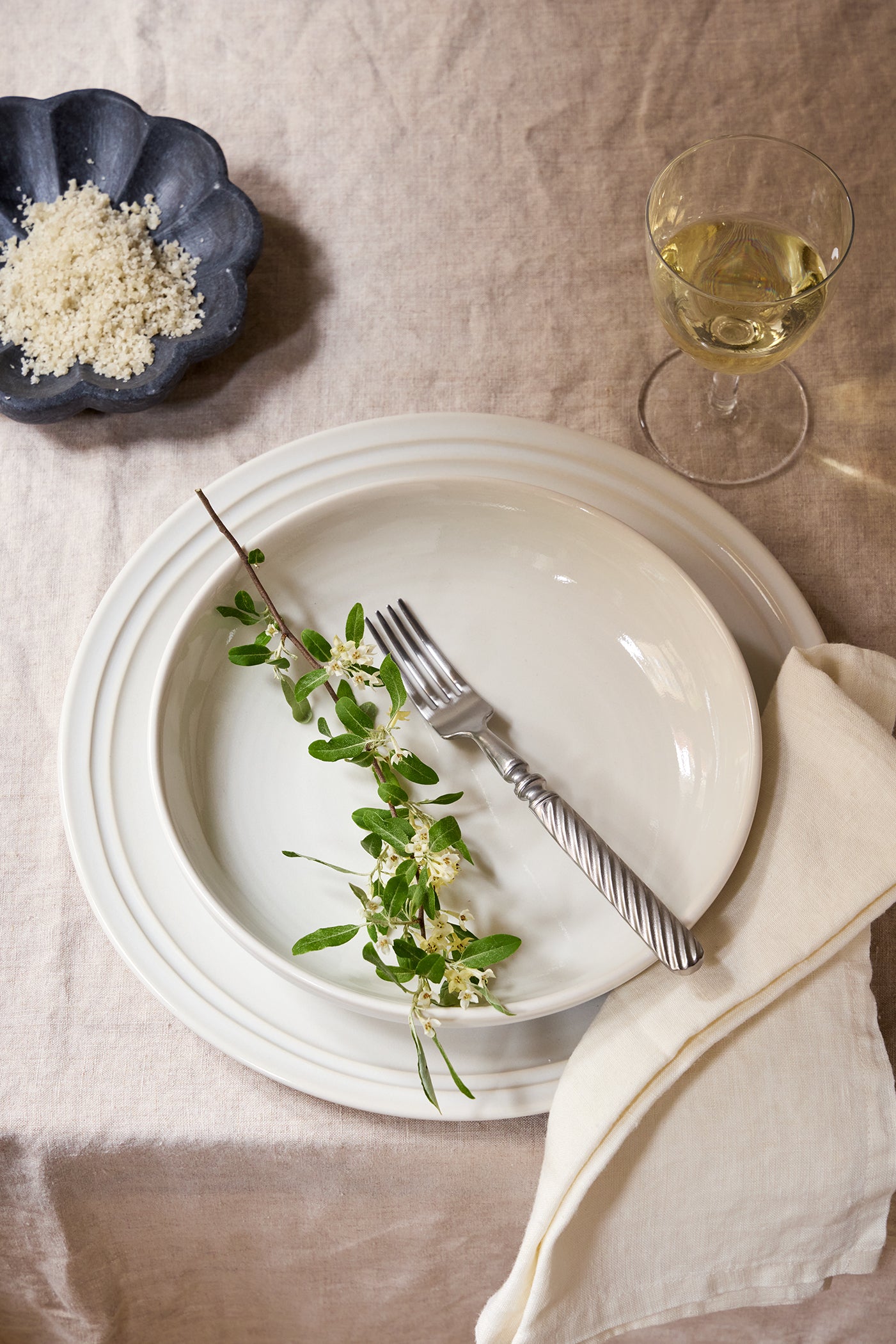 Lines White Stoneware Dinner Plate, Set of 4