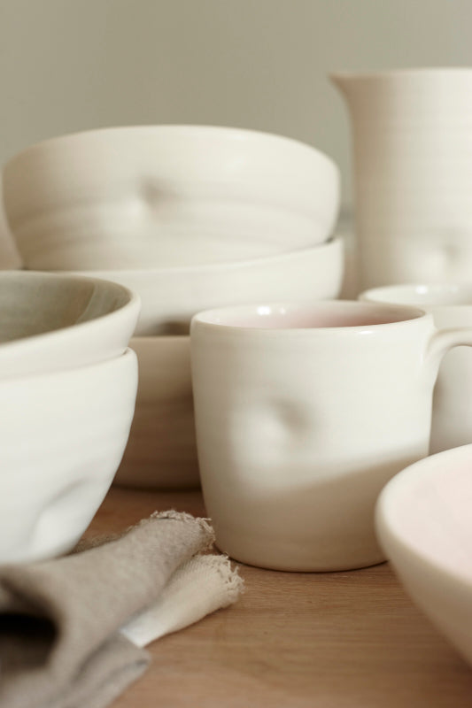 Pinch White Stoneware 16 Piece Dinnerware Set, Service For 4