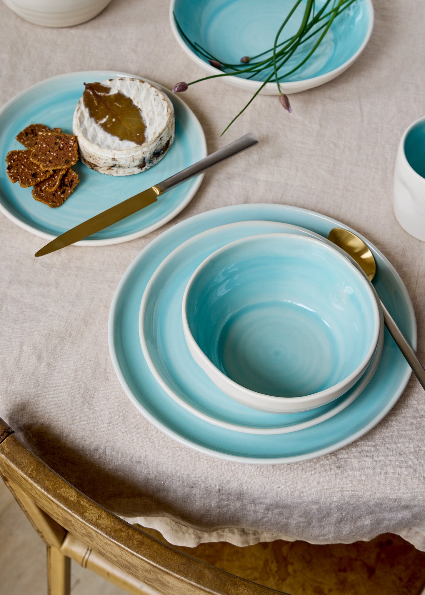 Pinch Aqua Stoneware 16 Piece Dinnerware Set, Service For 4