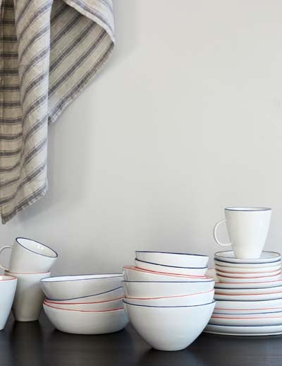Abbesses Blue Rim Porcelain Serving Bowl, Set of 2 Canvas Home Abbesses, Abbesses Blue Rim, Abbesses Collection, Blue, Blue Rim, Colored Rim, Porcelain, Salad Bowl, Serveware, Serving Bowl, Serving Bowls, Set of 2, White, White & Blue